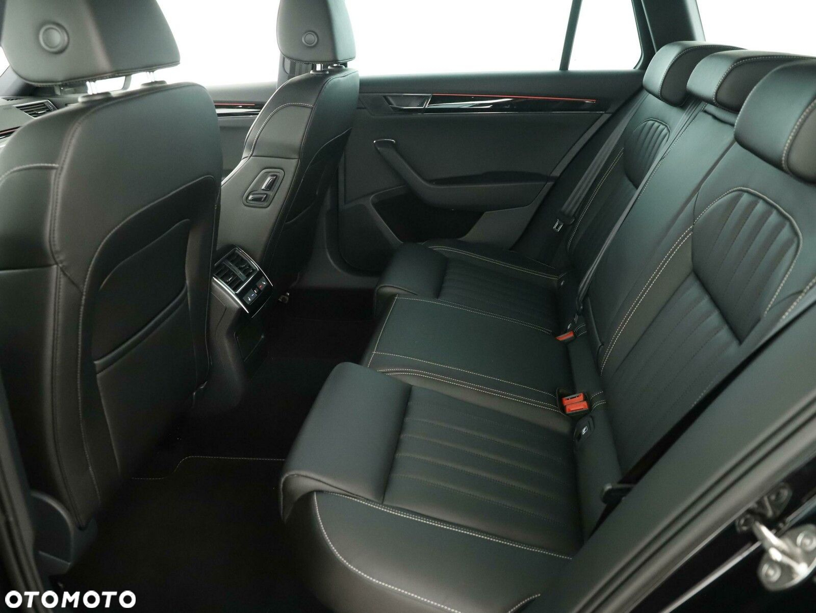 Skoda Superb 2.0 TDI SCR L&K DSG - 7