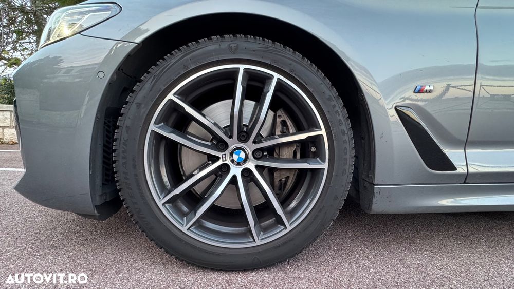 BMW Seria 5 530d xDrive Touring Aut. M Sport Edition - 14