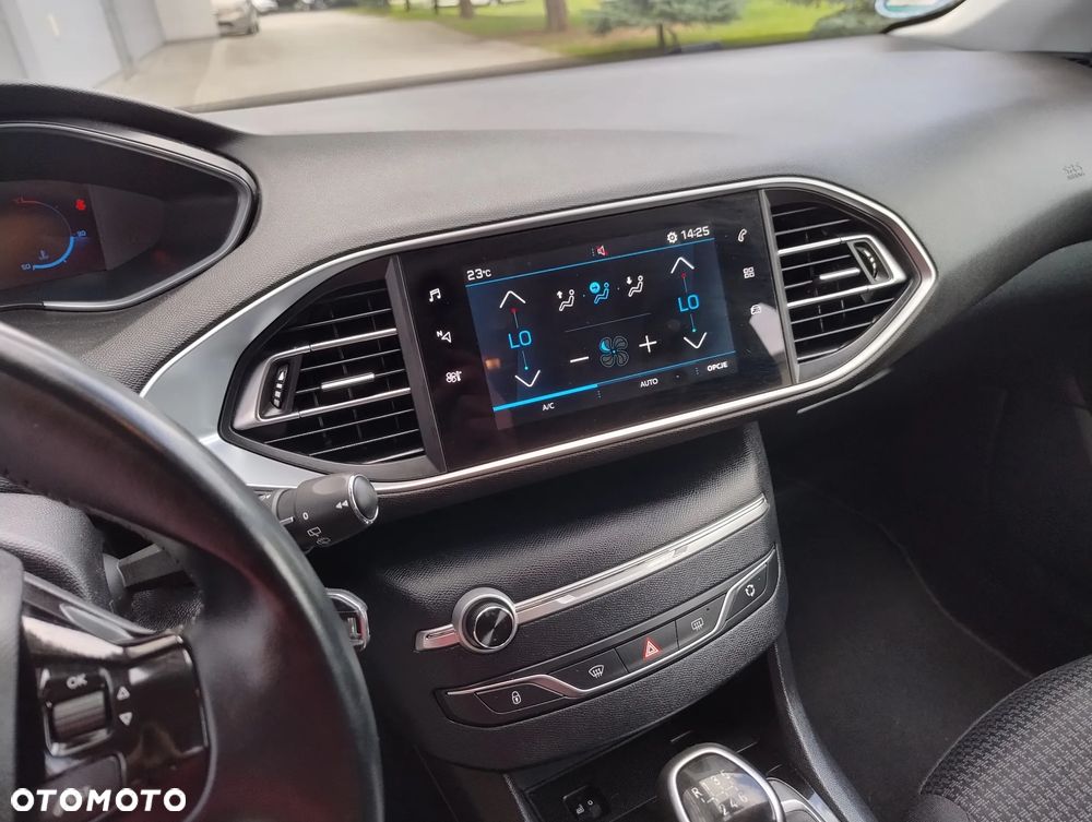 Peugeot 308 BlueHDi 130 Allure - 16