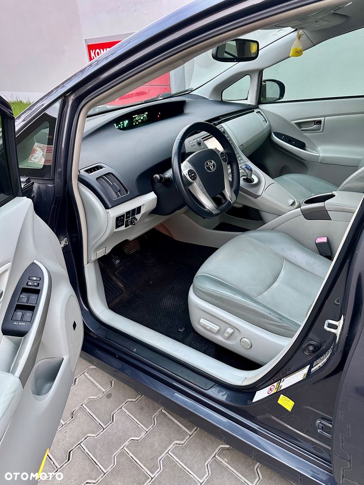 Toyota Prius 1.8 HSD Premium - 14