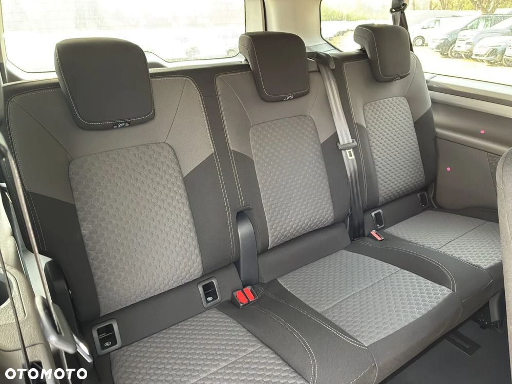 Volkswagen Caravelle - 18