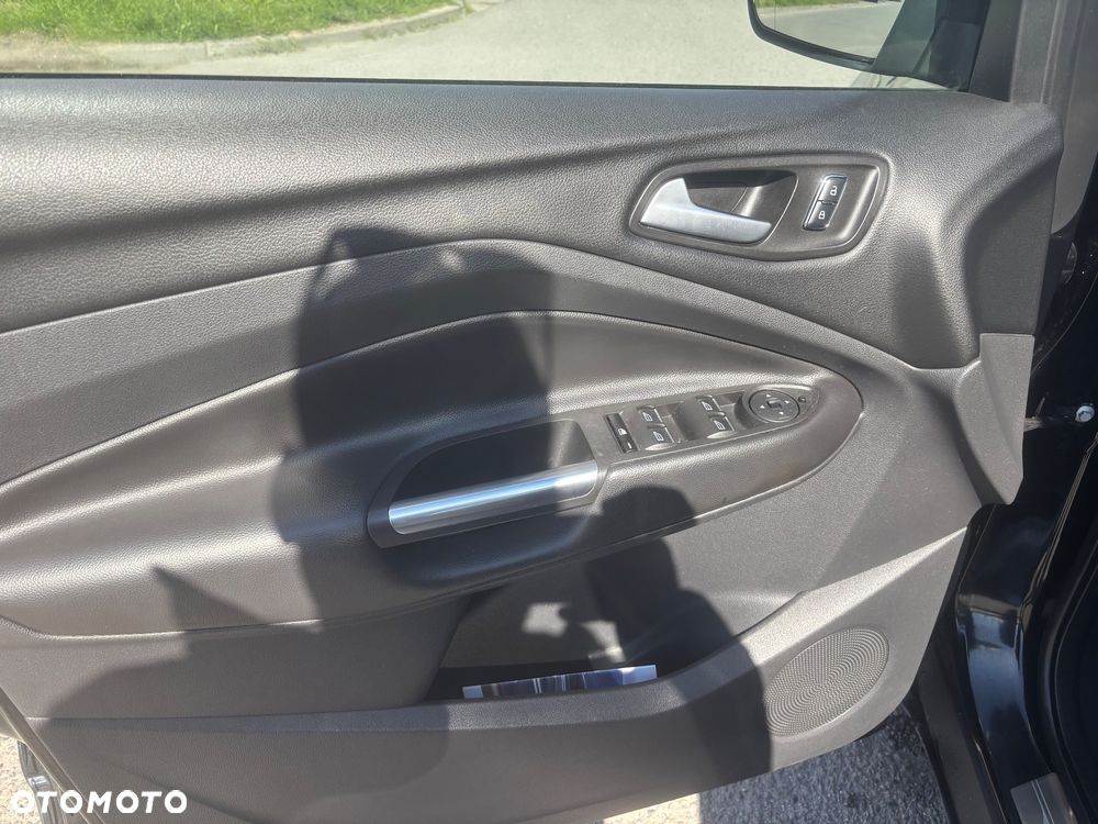 Ford Kuga 1.5 EcoBoost 2x4 Titanium - 22