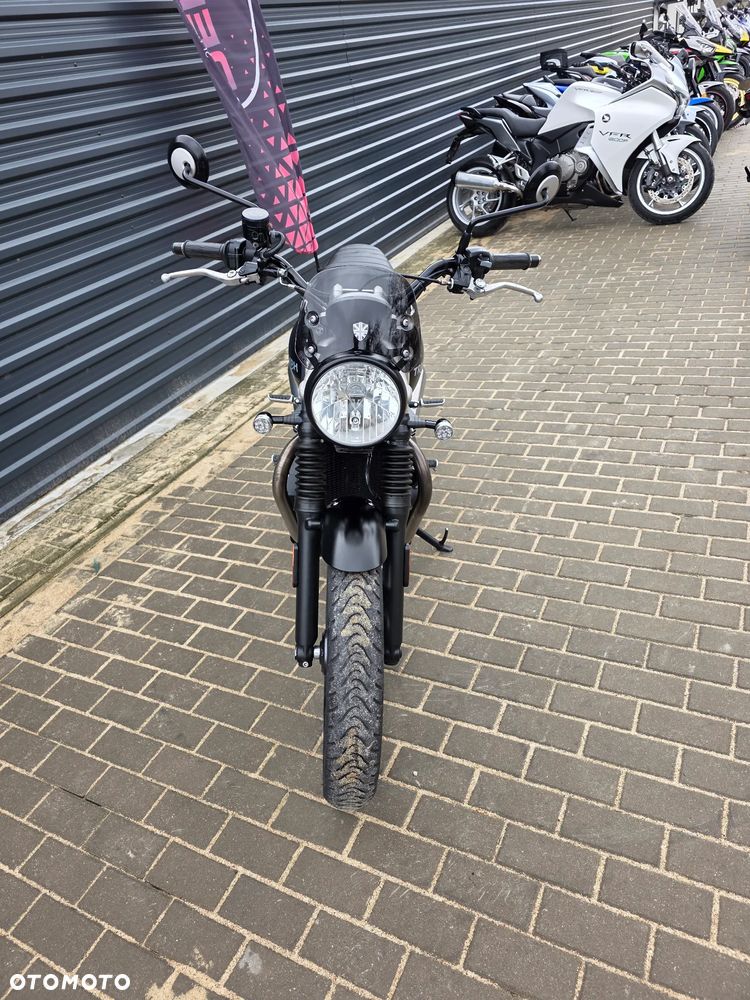 Triumph Street Twin - 26