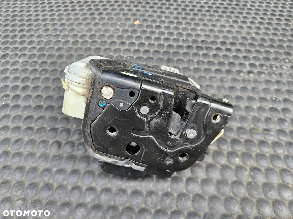 Zamek Drzwi 4F1837015 4F1837016 Rygiel Lewy Prawy Przod Przedni Europa Audi A6 C6 A3 8P - 17