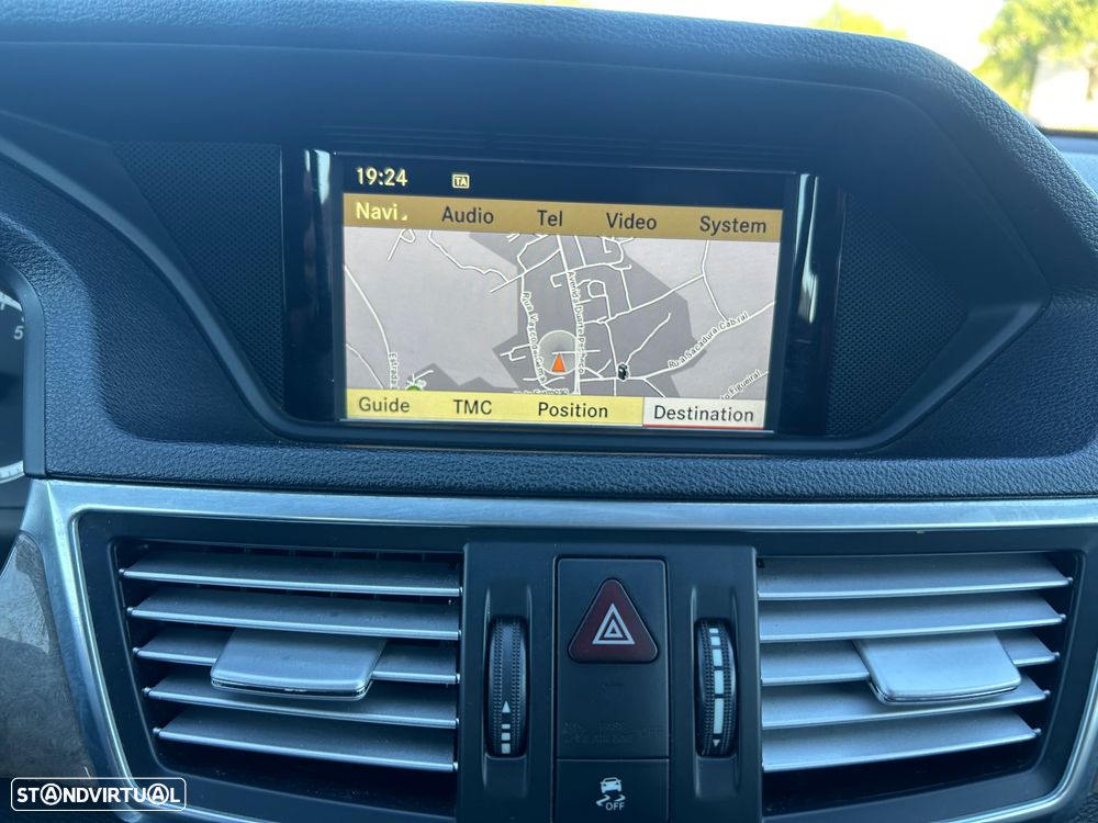 Mercedes-Benz E 250 CGI BlueEFFICIENCY 7G-TRONIC - 19