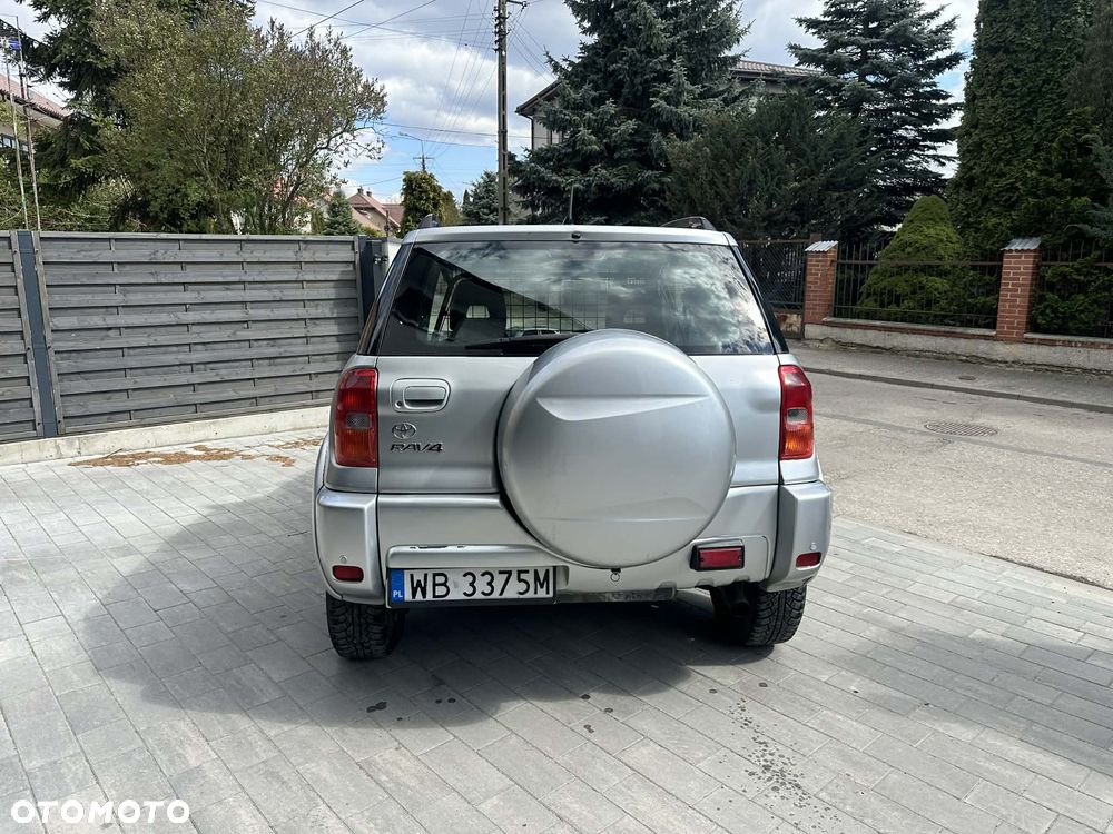 Toyota RAV4 - 8