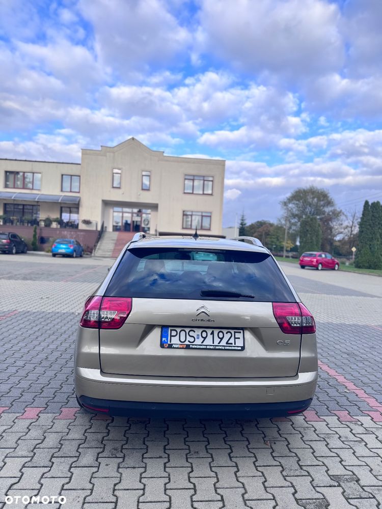 Citroën C5 Tourer HDi 135 FAP Exclusive - 4