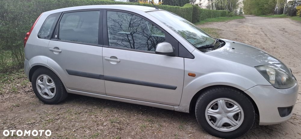 Ford Fiesta 1.4 Ghia - 2