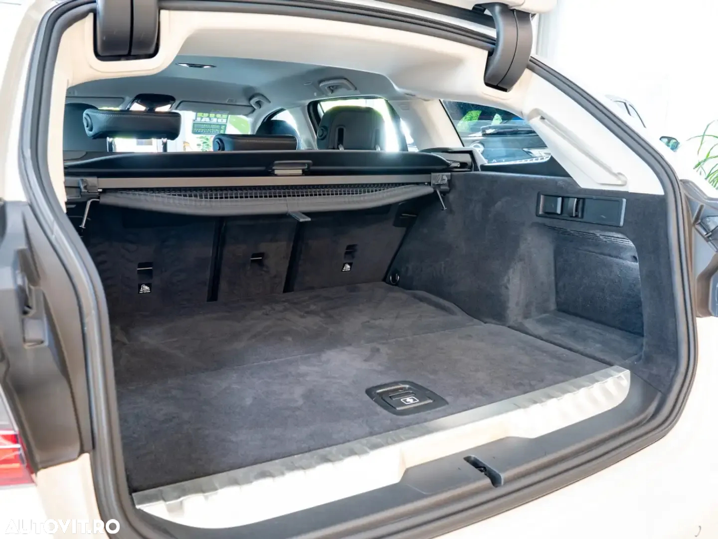 BMW Seria 3 330e Touring Aut. Sport Line - 24