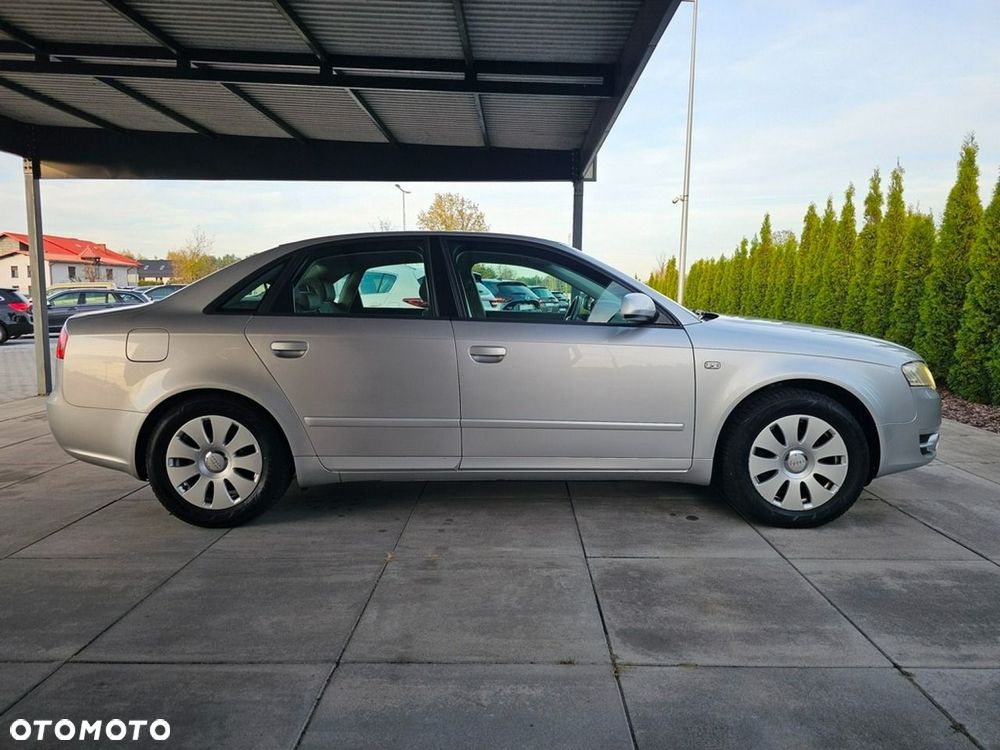 Audi A4 Limousine - 8
