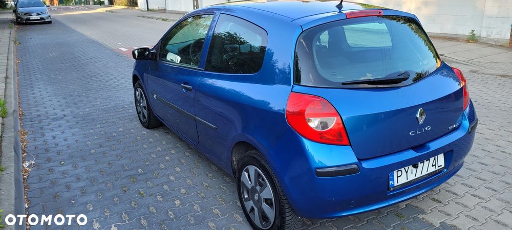 Renault Clio - 28