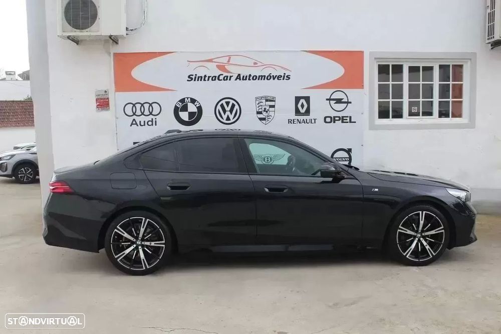 BMW 520 d xDrive Pack Desportivo M - 4