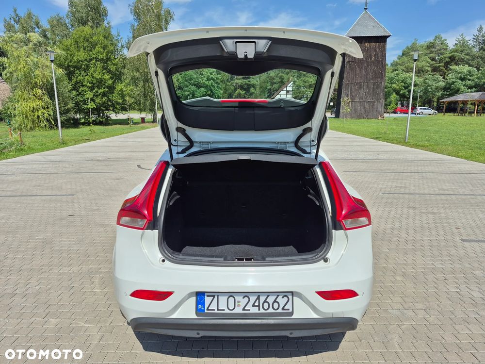 Volvo V40 D2 Momentum - 33