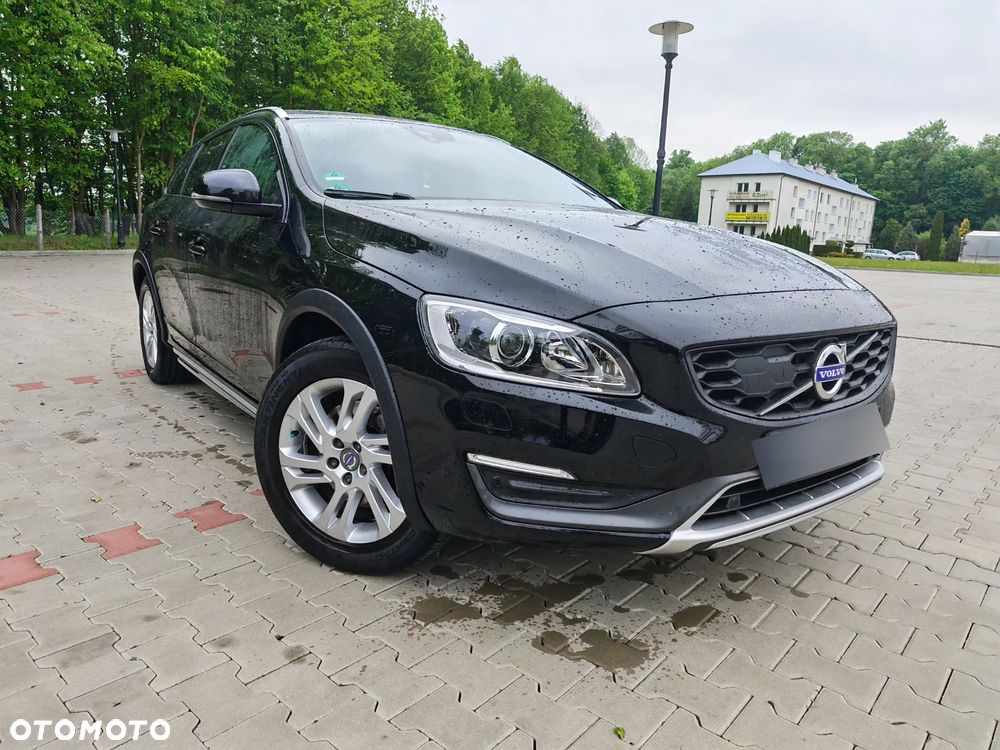 Volvo V60 Cross Country D3 Geartronic Momentum - 1