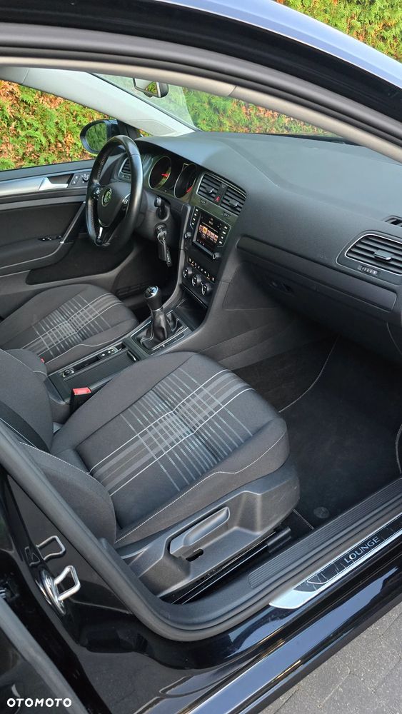 Volkswagen Golf 2.0 TDI BlueMotion Technology Lounge - 9