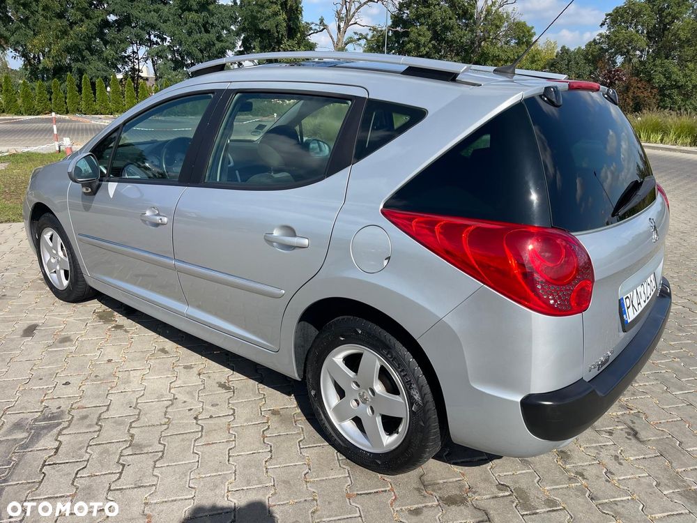 Peugeot 207 1.4 - 5