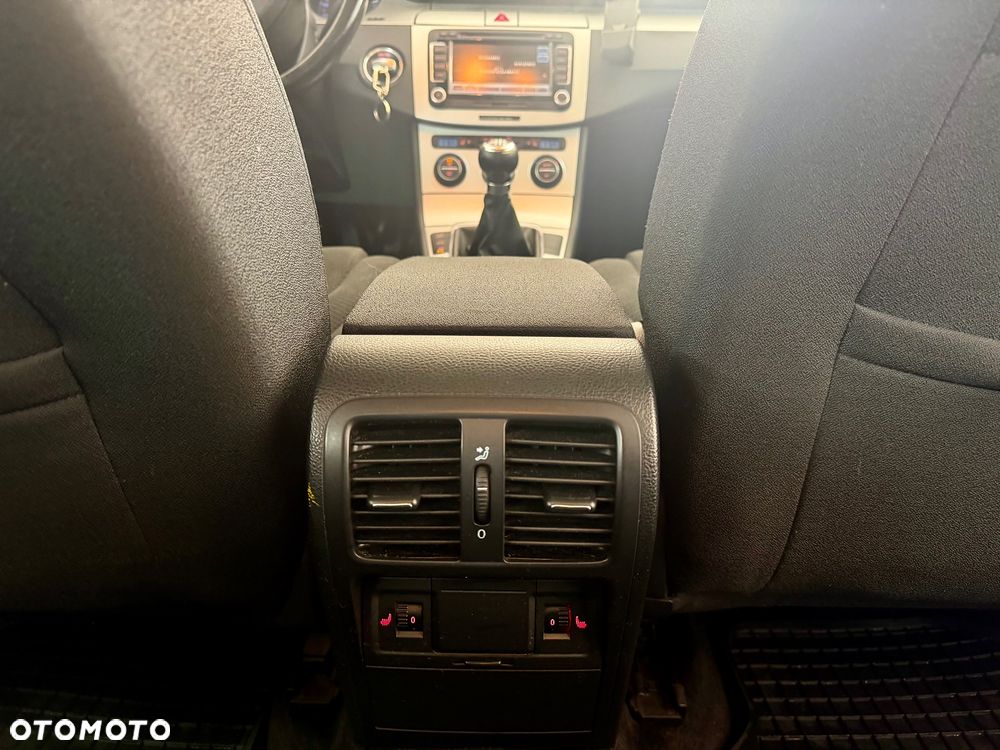 Volkswagen Passat - 7