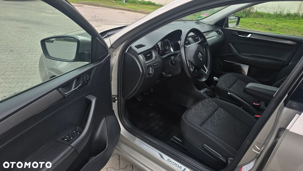 Skoda RAPID 1.0 TSI Active - 17