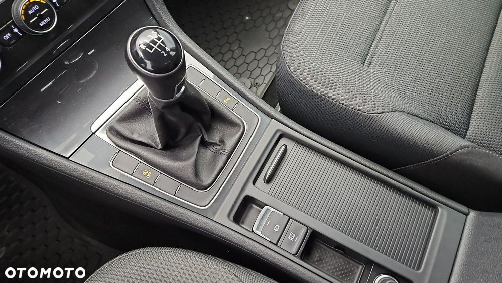 Volkswagen Golf - 18