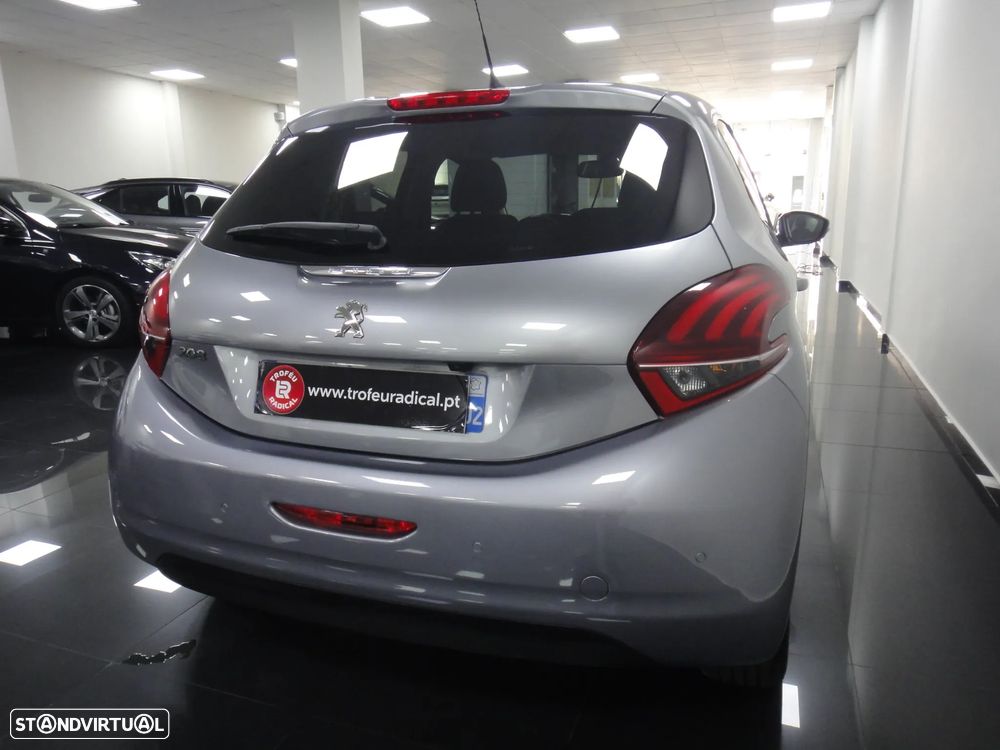 Peugeot 208 PureTech 110 Stop & Start EAT6 Tech Edition - 8