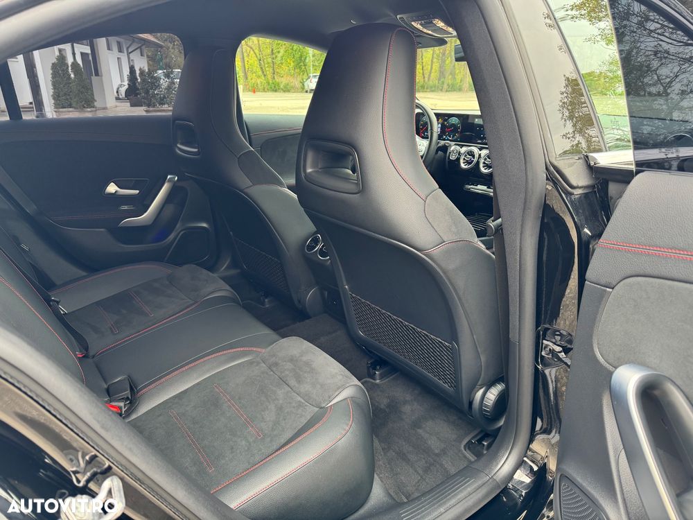 Mercedes-Benz CLA 180 7G-DCT AMG Line - 17