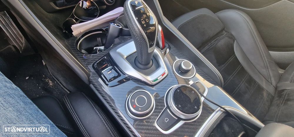 Alfa Romeo Giulia 2.0 T Veloce Ti Q4 AT8 - 6