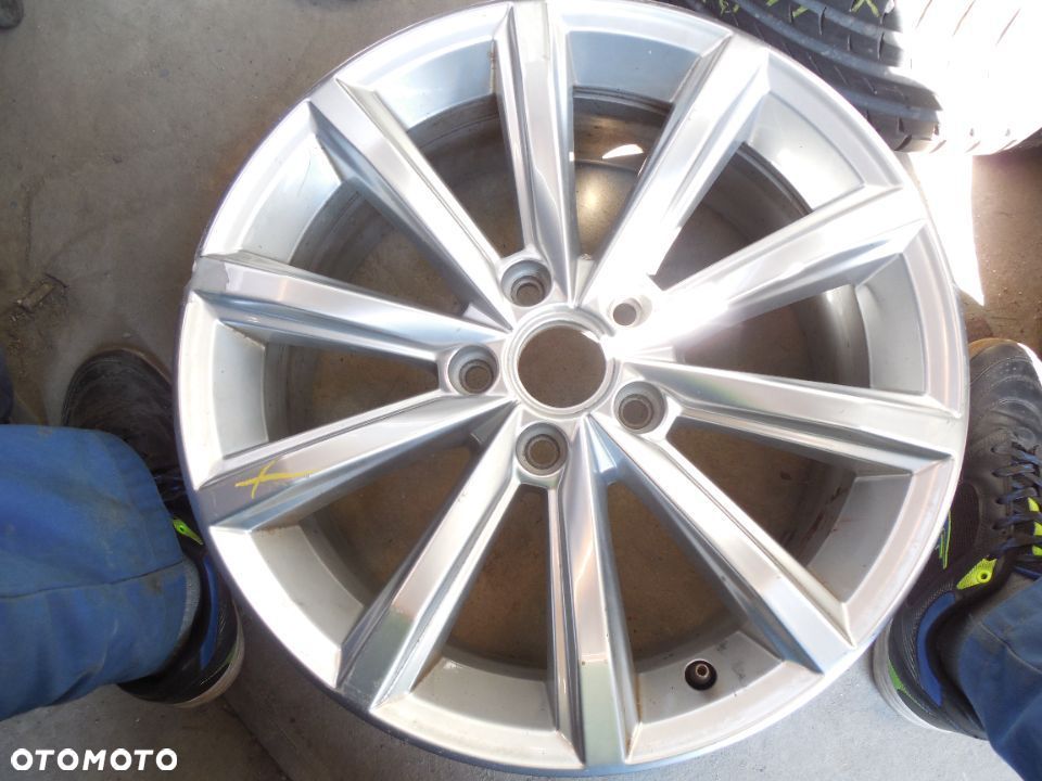 FELGA ALUMINIOWA POJEDYŃCZA VW PASSAT GOLF JETTA 3G0601025D 7J17 ET40 5X112 - 1