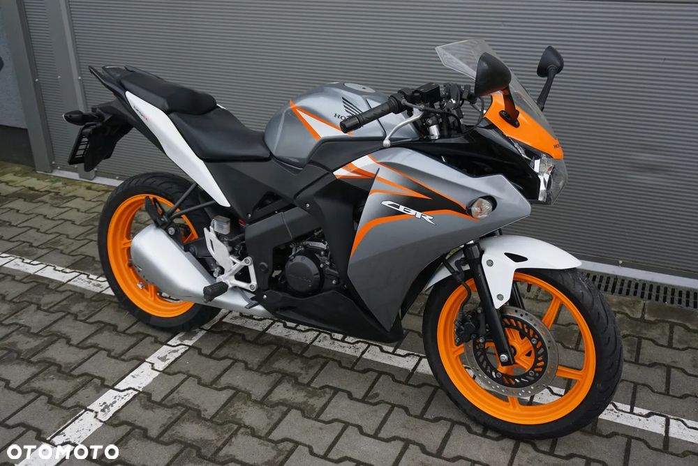 Honda CBR - 1