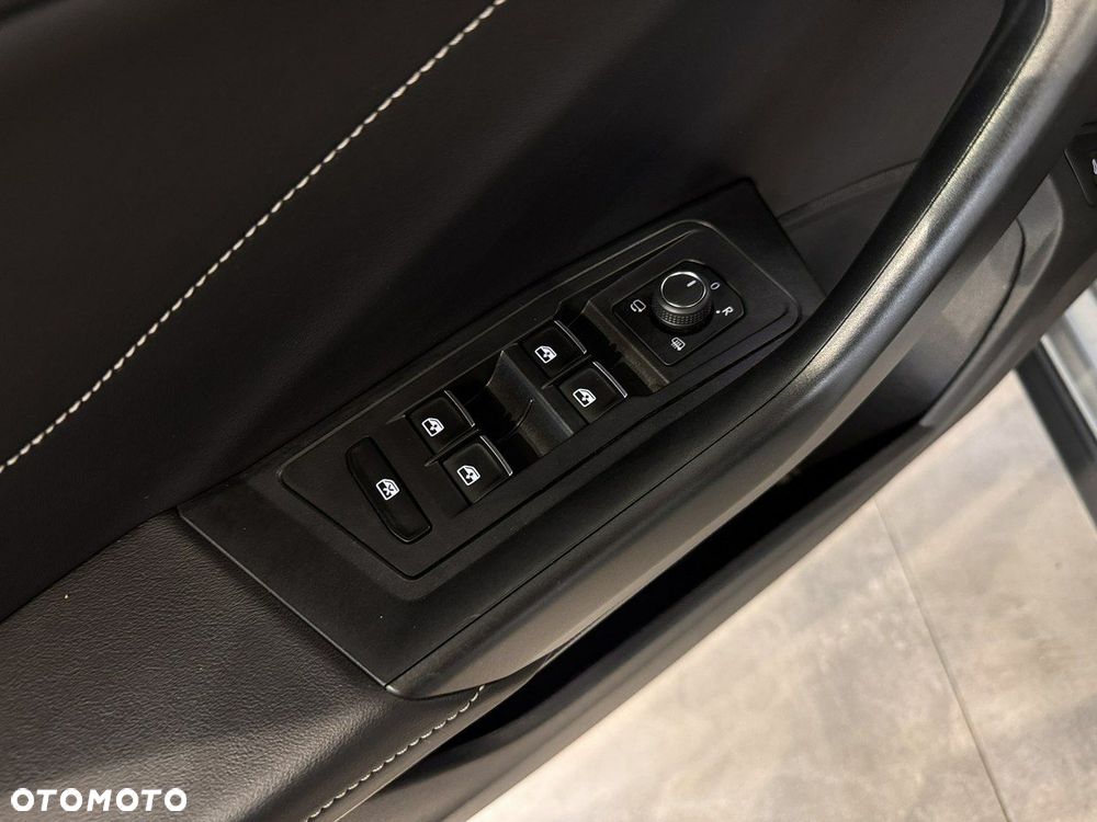 Volkswagen T-Roc - 29