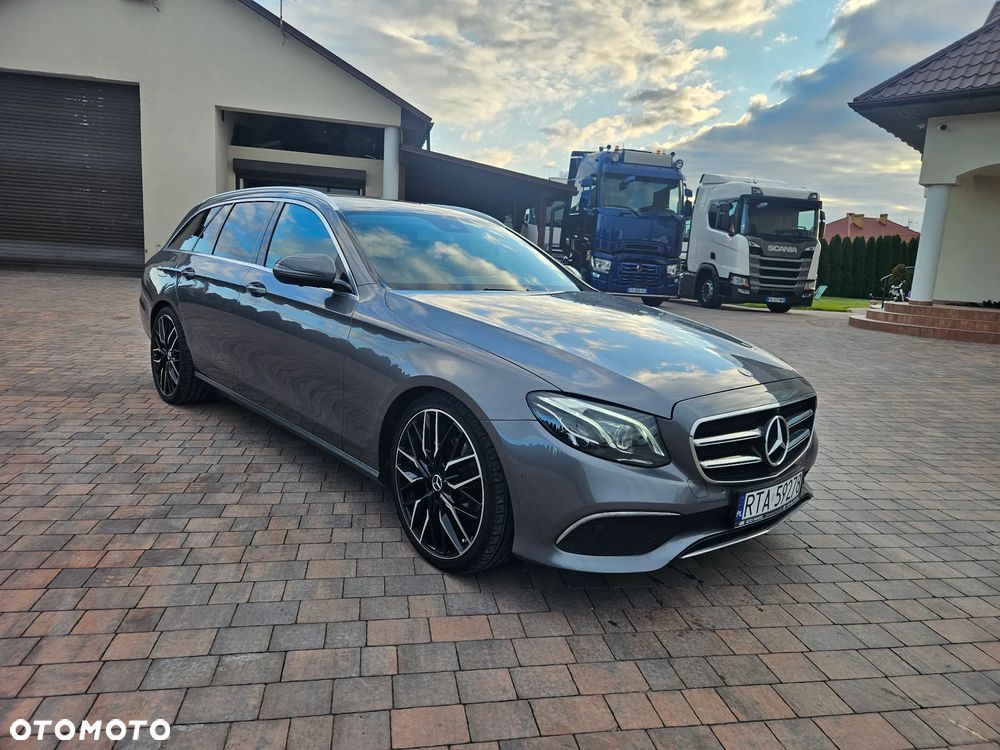 Mercedes-Benz Klasa E 200 d 9G-TRONIC Exclusive - 3