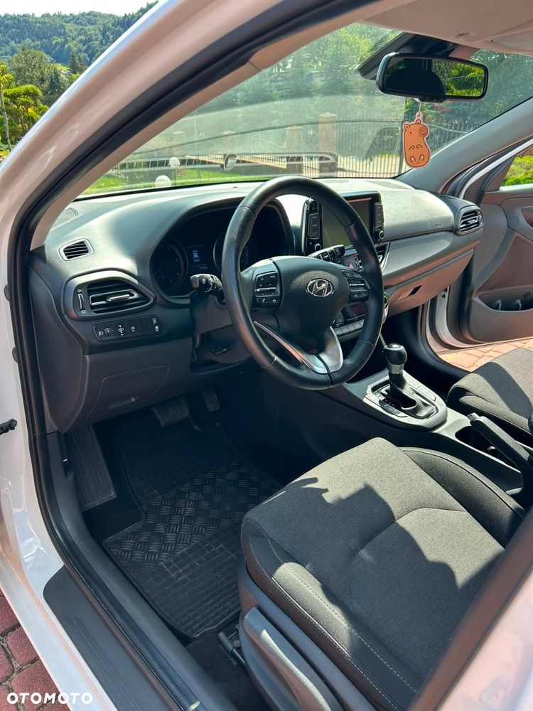 Hyundai i30 1.6 D Comfort DCT - 23