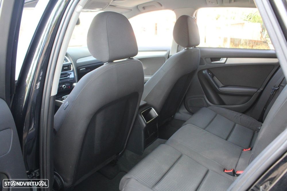 Audi A4 Avant 2.0 TDI Business Line - 2