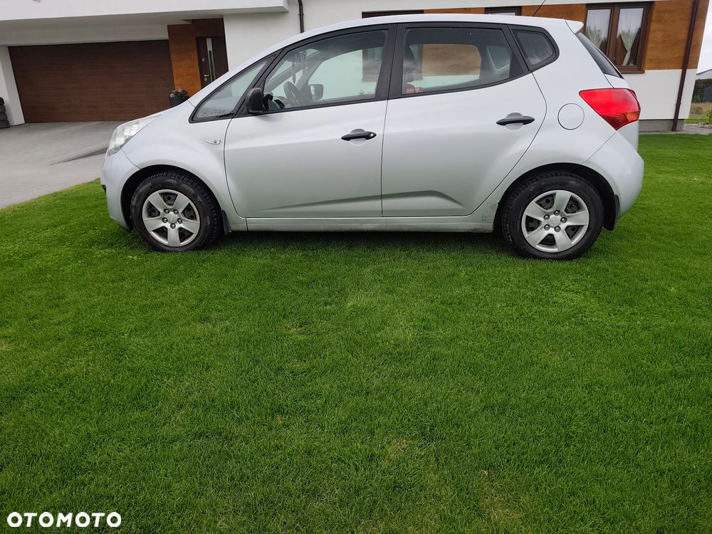 Kia Venga - 12