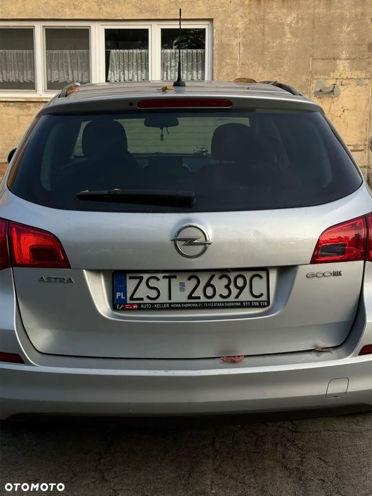 Opel Astra 2012 photo 4