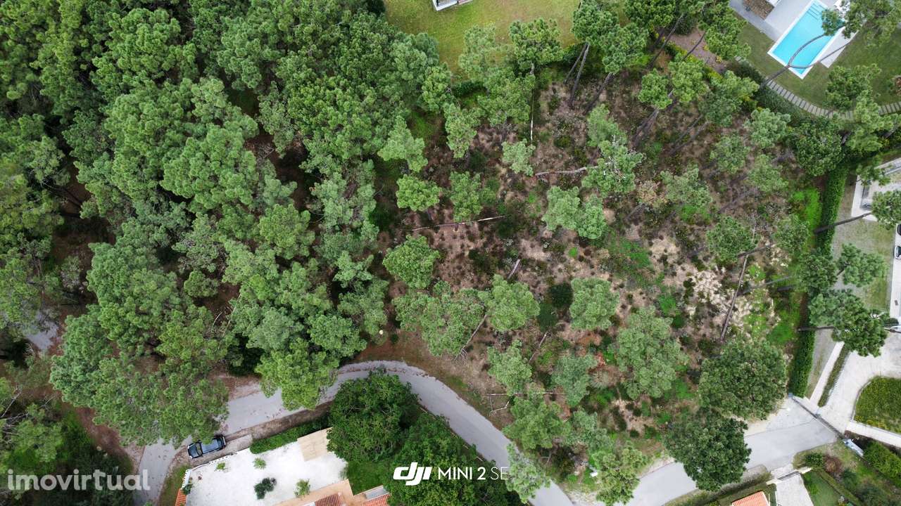 Lote com 2333m2 - condomínio da Herdade de Aroeira - Grande imagem: 2/35