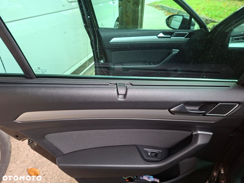 Volkswagen Passat - 19