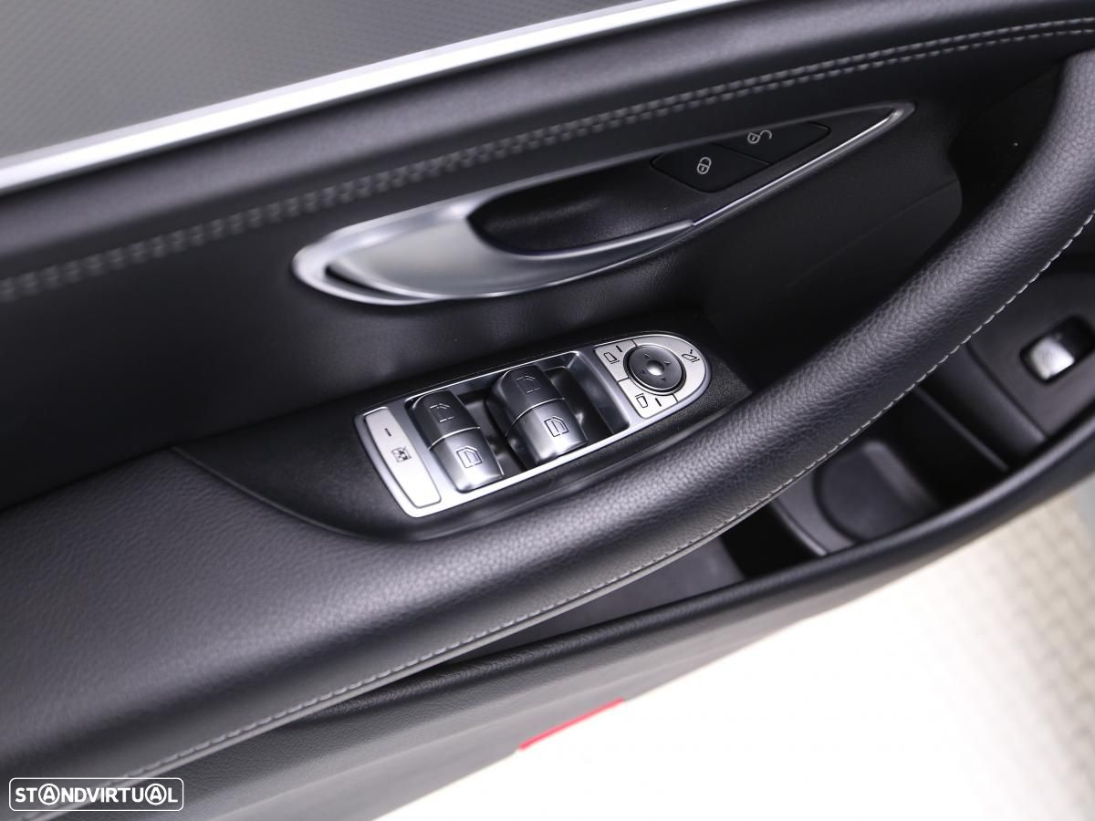 Mercedes-Benz E 300 de AMG Line - 16