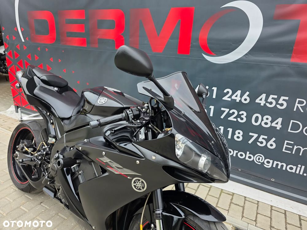 Yamaha R1 - 27