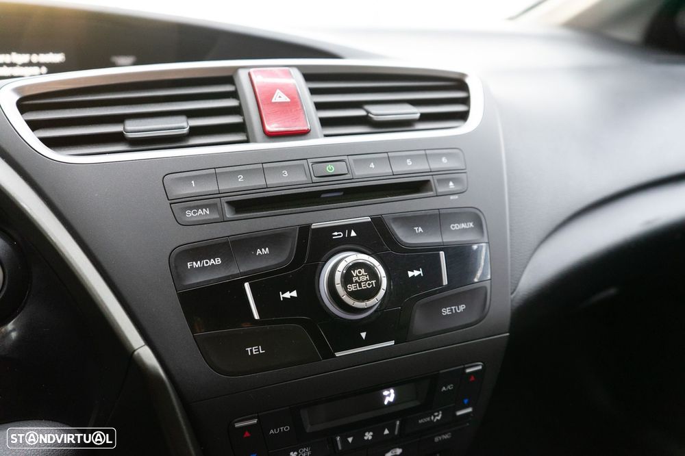 Honda Civic Tourer 1.6 i-DTEC Comfort Navi — fotografia 27