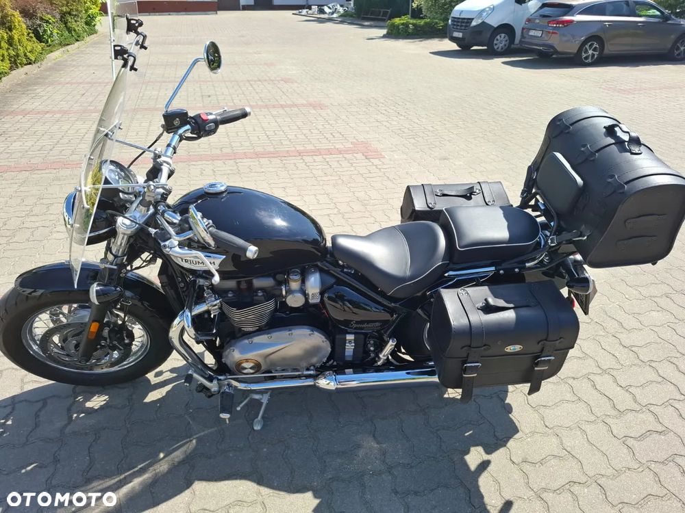 Triumph Bonneville - 2