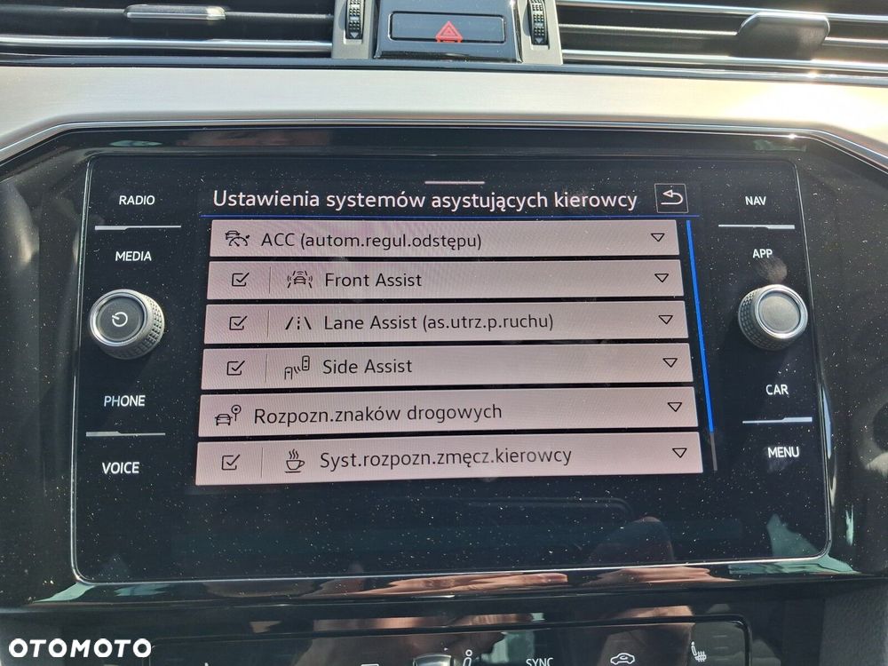 Volkswagen Passat - 23
