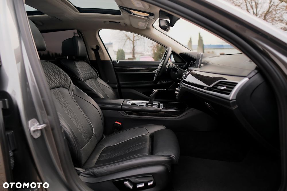BMW Seria 7 M760Li xDrive V12 Excellence - 21