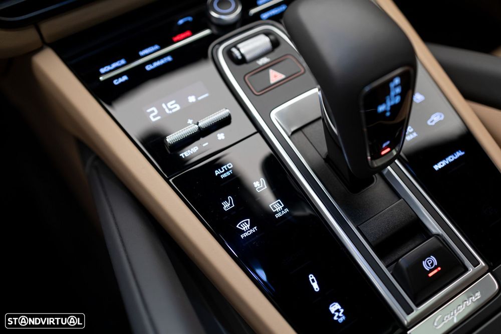 Porsche Cayenne Coupé E-Hybrid - 28