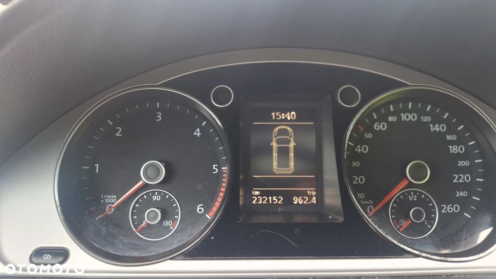 Volkswagen Passat 1.6 TDI Comfortline - 12