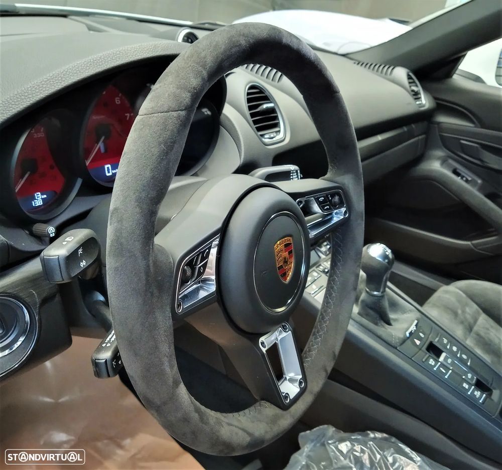 Porsche 718 Spyder Standard - 12