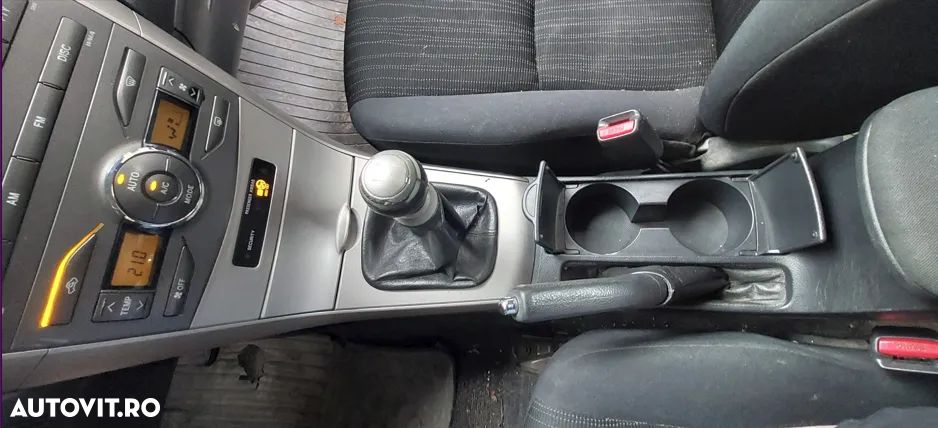 Toyota Corolla 1.4 Sdn. Luna - 3