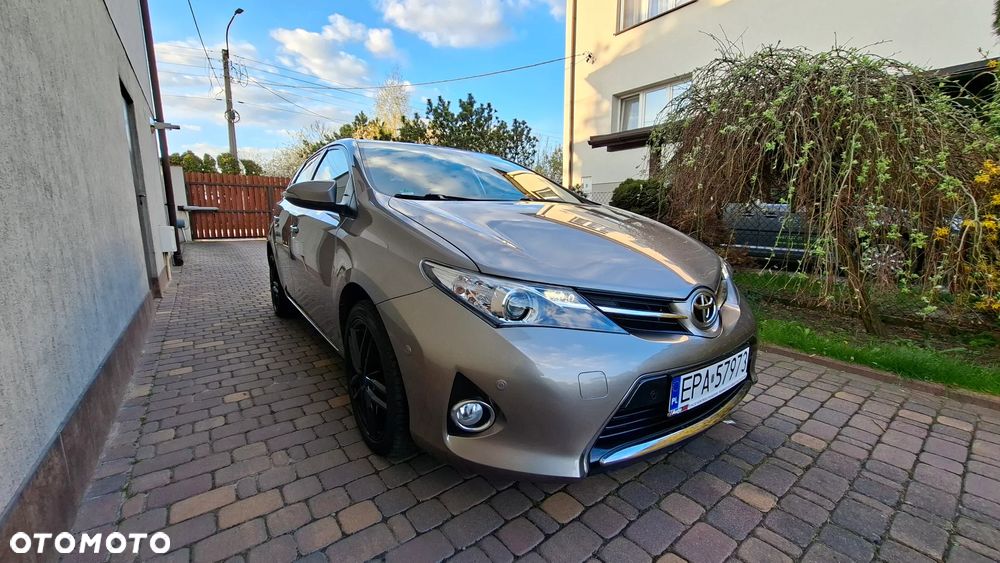 Toyota Auris 1.6 Sol - 1