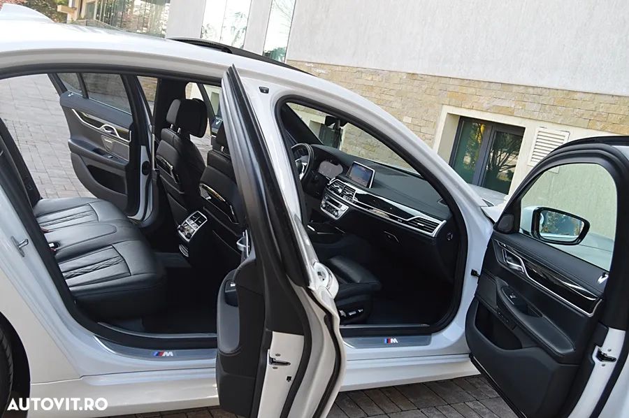 BMW Seria 7 730d xDrive - 32