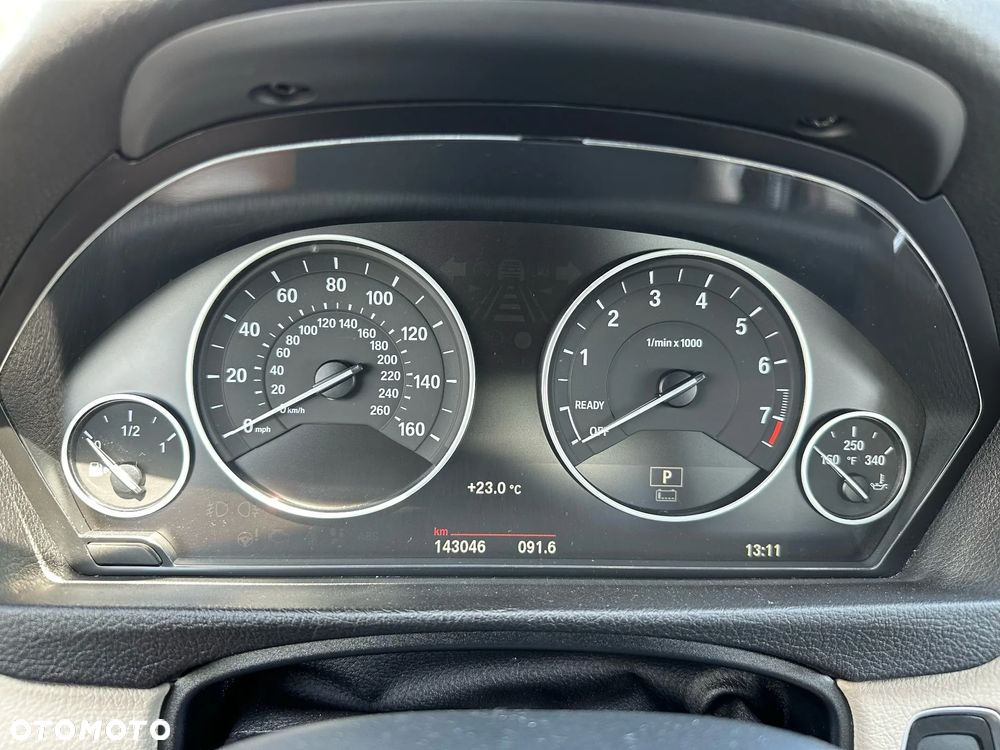 BMW Seria 3 330e iPerformance Luxury Line - 13