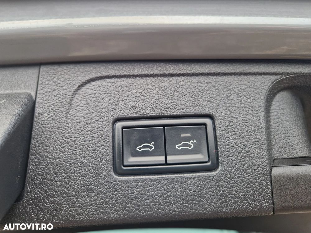 Volkswagen Passat 2.0 TDI DSG 4Mot Highline - 28